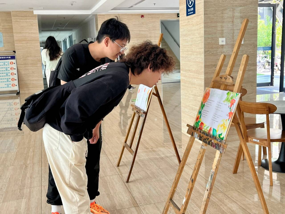 1715776261201085.gif 1715776261201085.gif