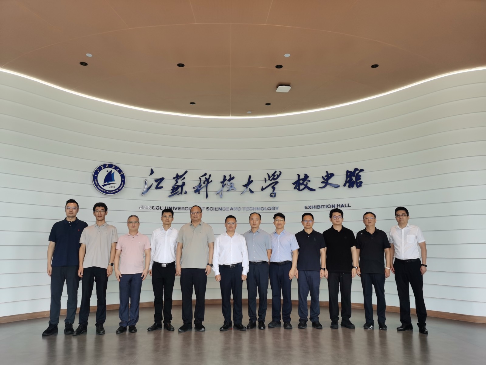 学校举行锡山与乐玩手机版技术转移转化中心签约仪式6.jpg